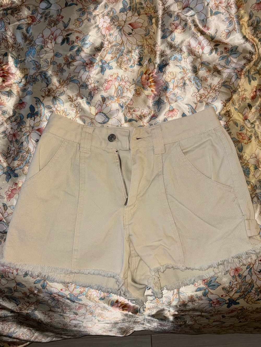 Forever 21 Cream Frayed Hem Cargo Shorts